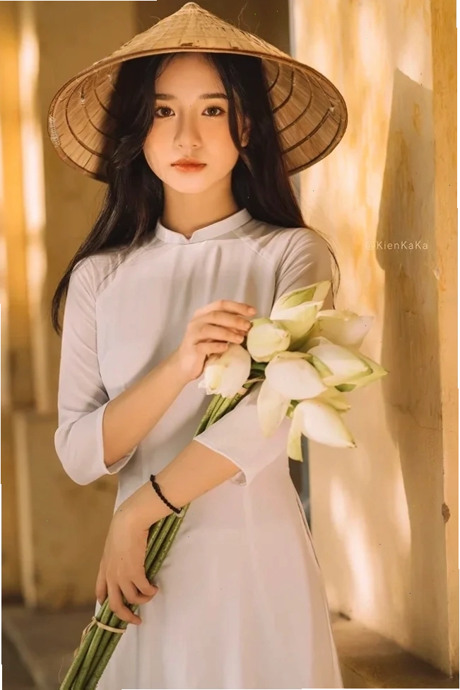 em gái mặc áo dài làm mẫu ảnh