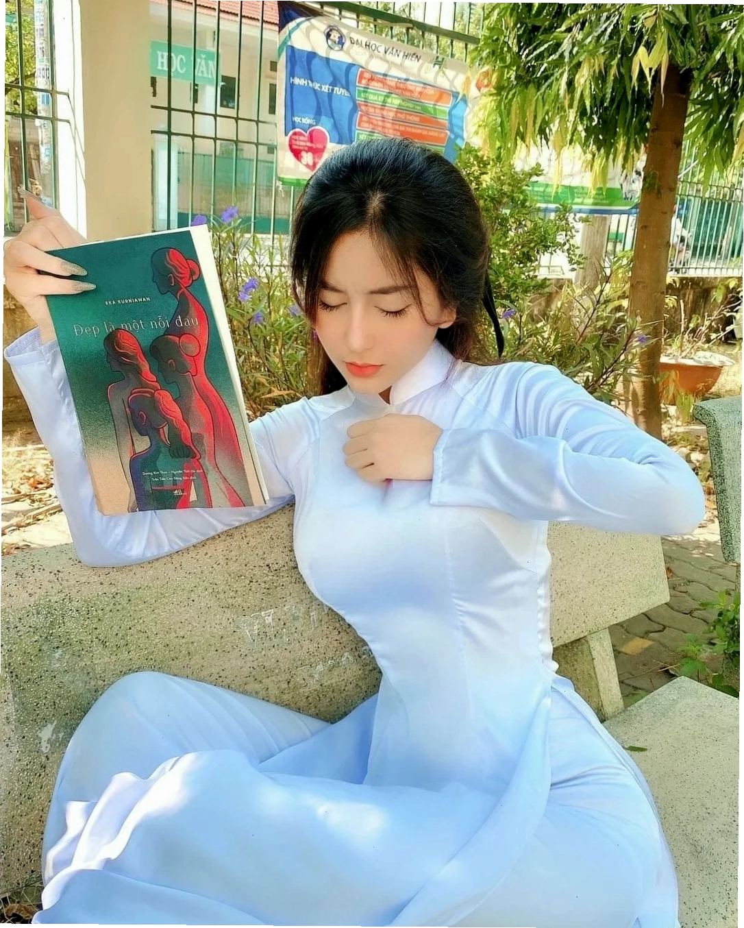 em gái mặc áo dài xinh như thiên thần