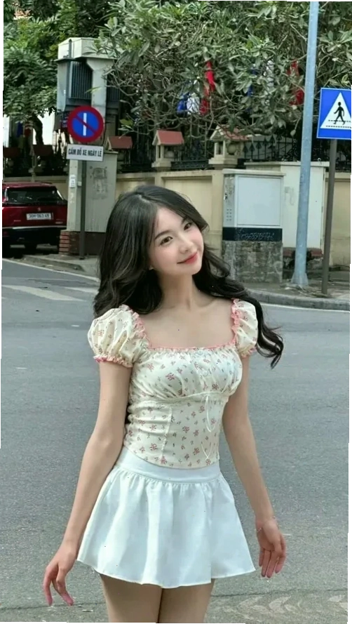 em gái mặc váy ngắn body em gái mặc váy ngắn body