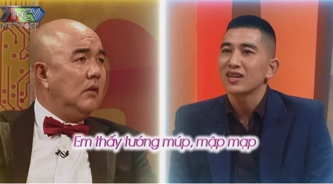 em gái múp xinh xắn