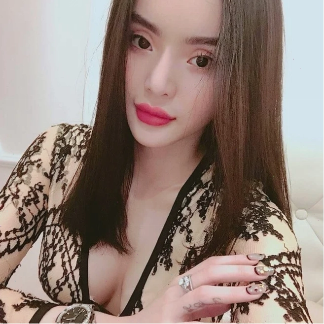 em gái sexy tri thức em gái sexy đọc sách