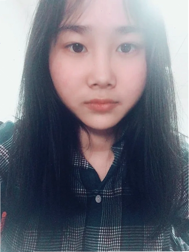 em là cô gái mặc áo đen sang trọng