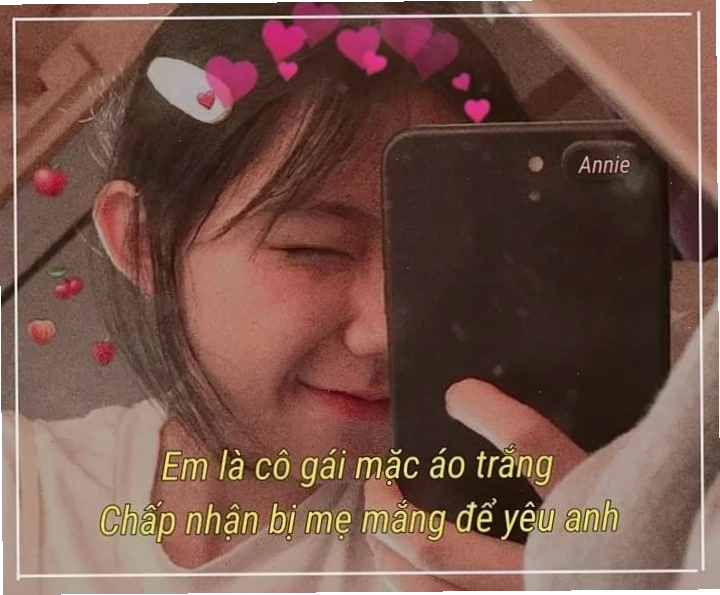 em là cô gái mặc áo trắng với tà áo dài thướt tha