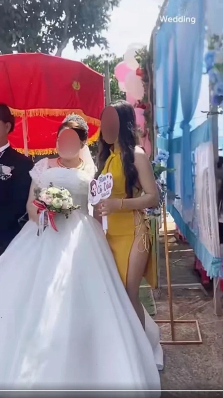 em là cô gái mặc đầm đỏ kiêu sa