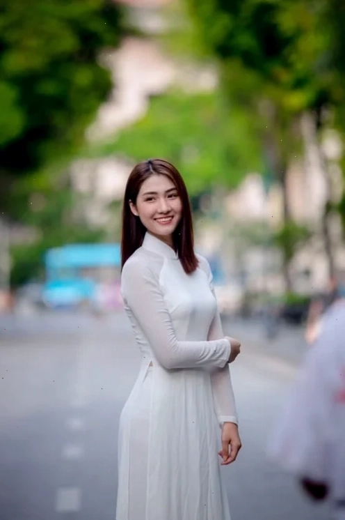 em là cô gái mặc váy trắng mùa thu