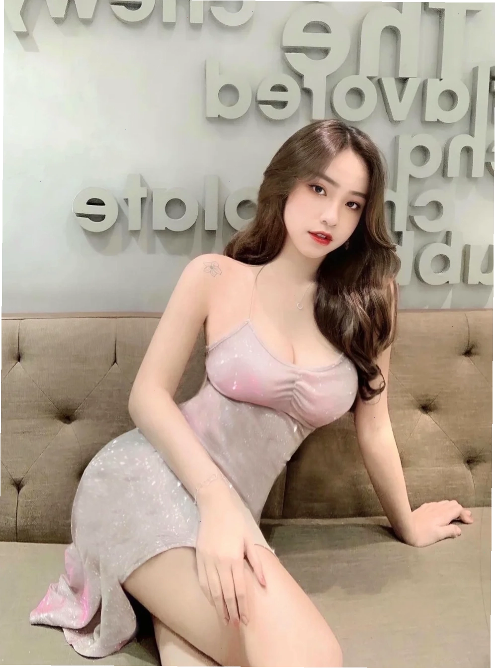 Gái 2k sexy với ánh nhìn ma mị