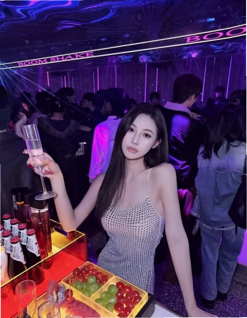 gái bar sexy đáng yêu