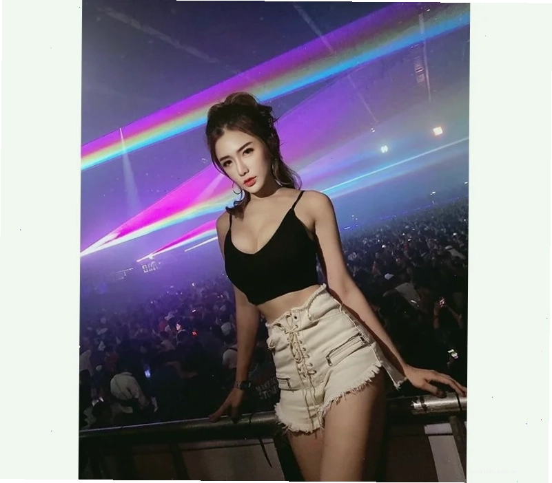 gái bar sexy nổi bật