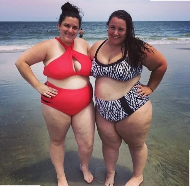 gái béo bikini cổ yếm