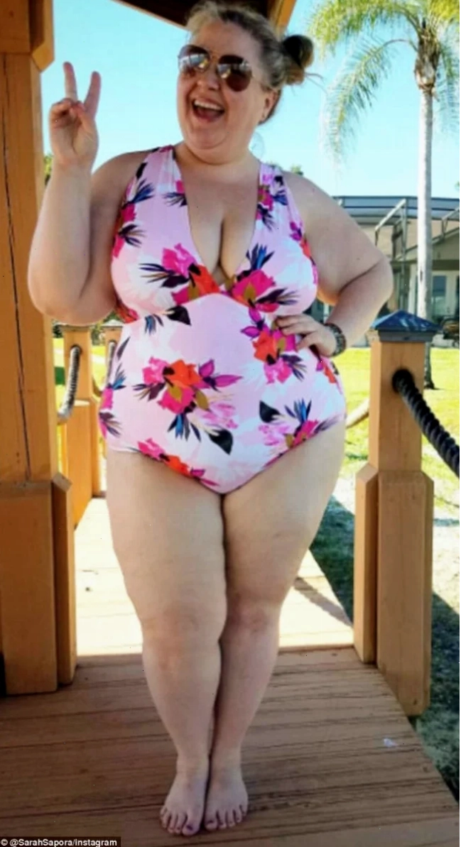 gái béo mặc bikini phối cùng khăn choàng