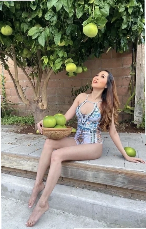 gái bưởi to năng động