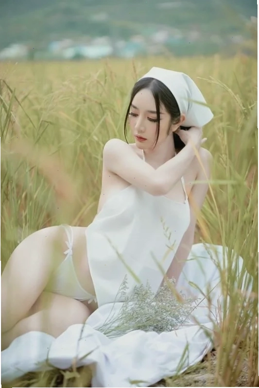 gái bưởi to tạo dáng chuyên nghiệp