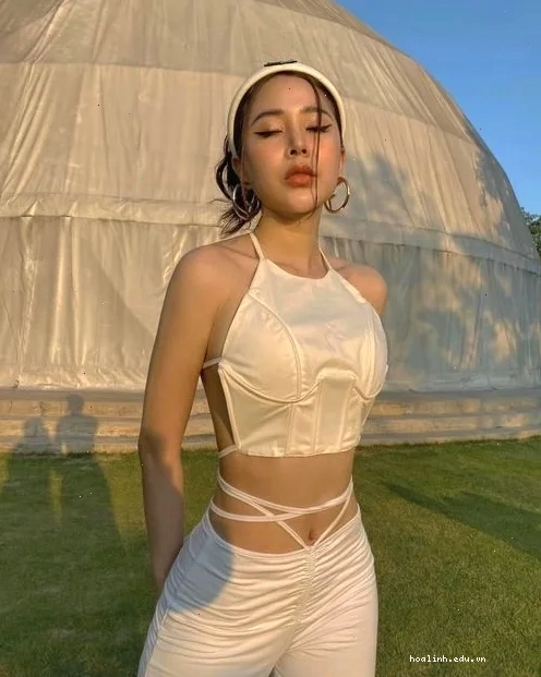 gái cấp 3 sexy thông minh