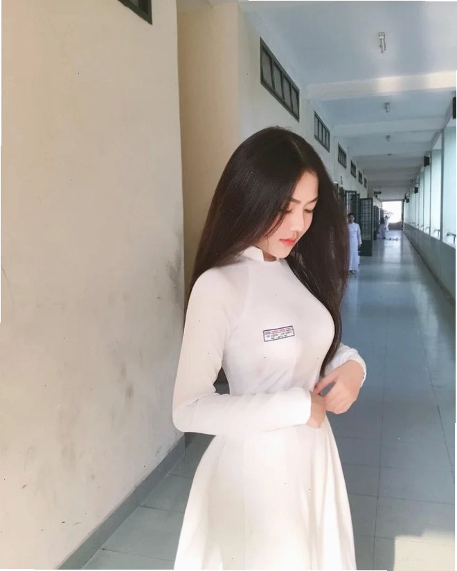 gái cấp 3 sexy trong tà áo dài