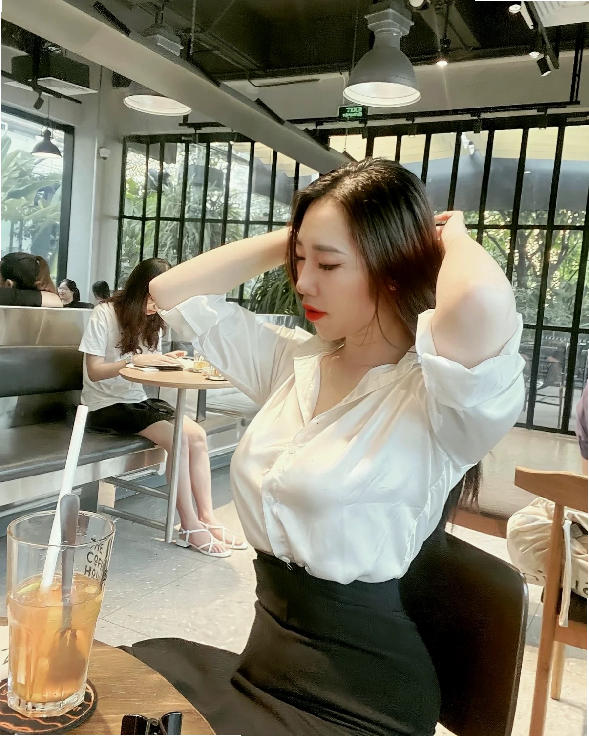 gái công sở sexy hiện đại