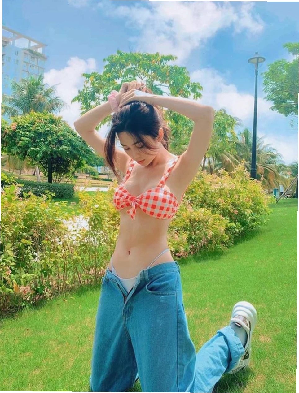 Gái dáng chuẩn tự tin