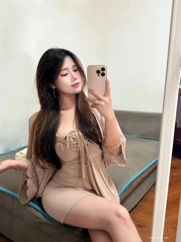 gái đẹp hàng to Gái đẹp hàng to rạng rỡ
