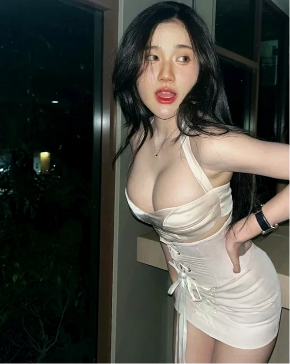 gái đẹp hàng to Gái đẹp hàng to trong studio