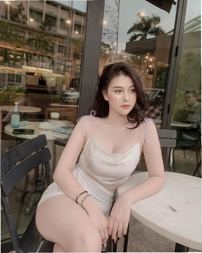gái đẹp mặc đồ gợi cảm duyên dáng