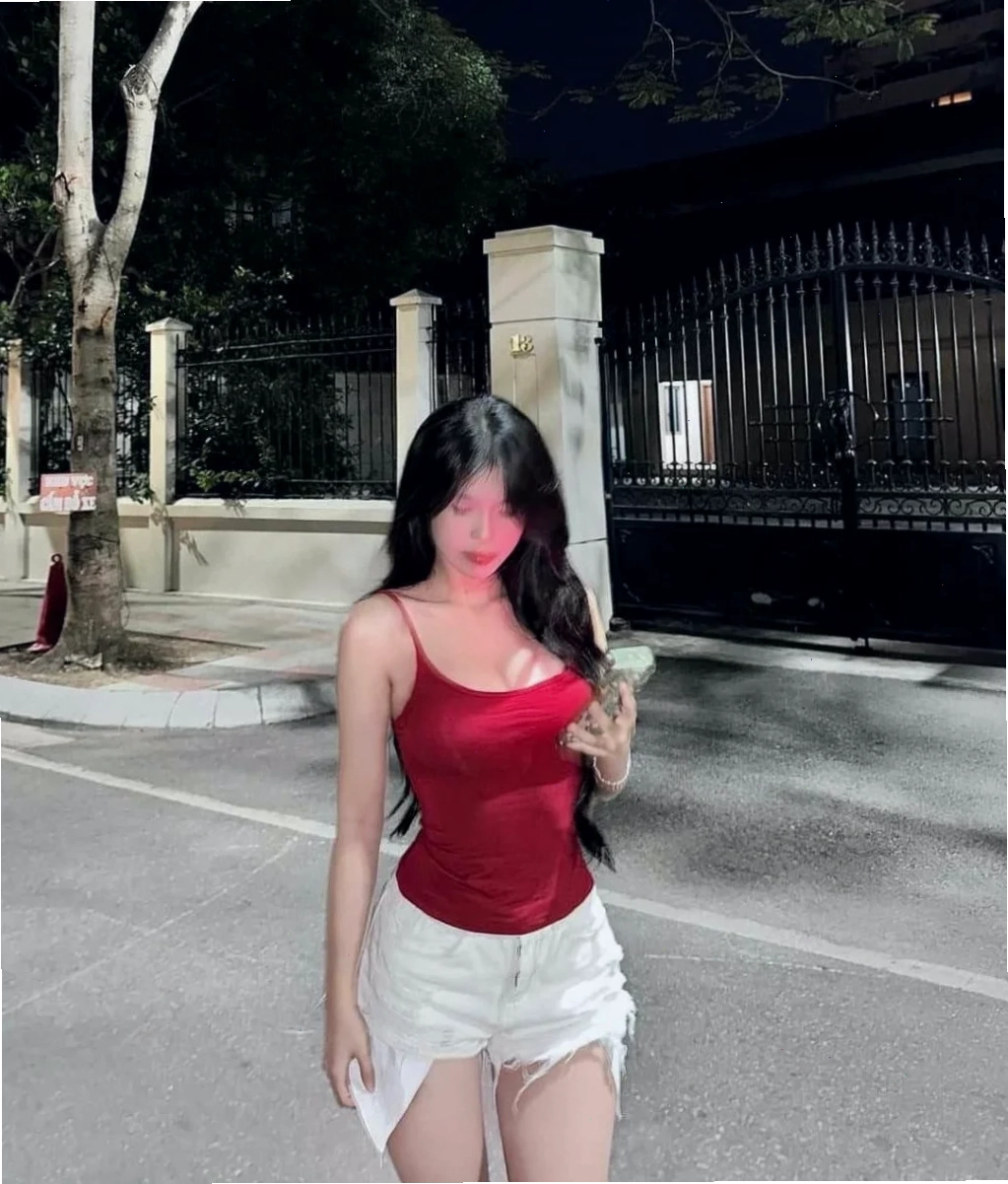 gái đùi to rạng rỡ
