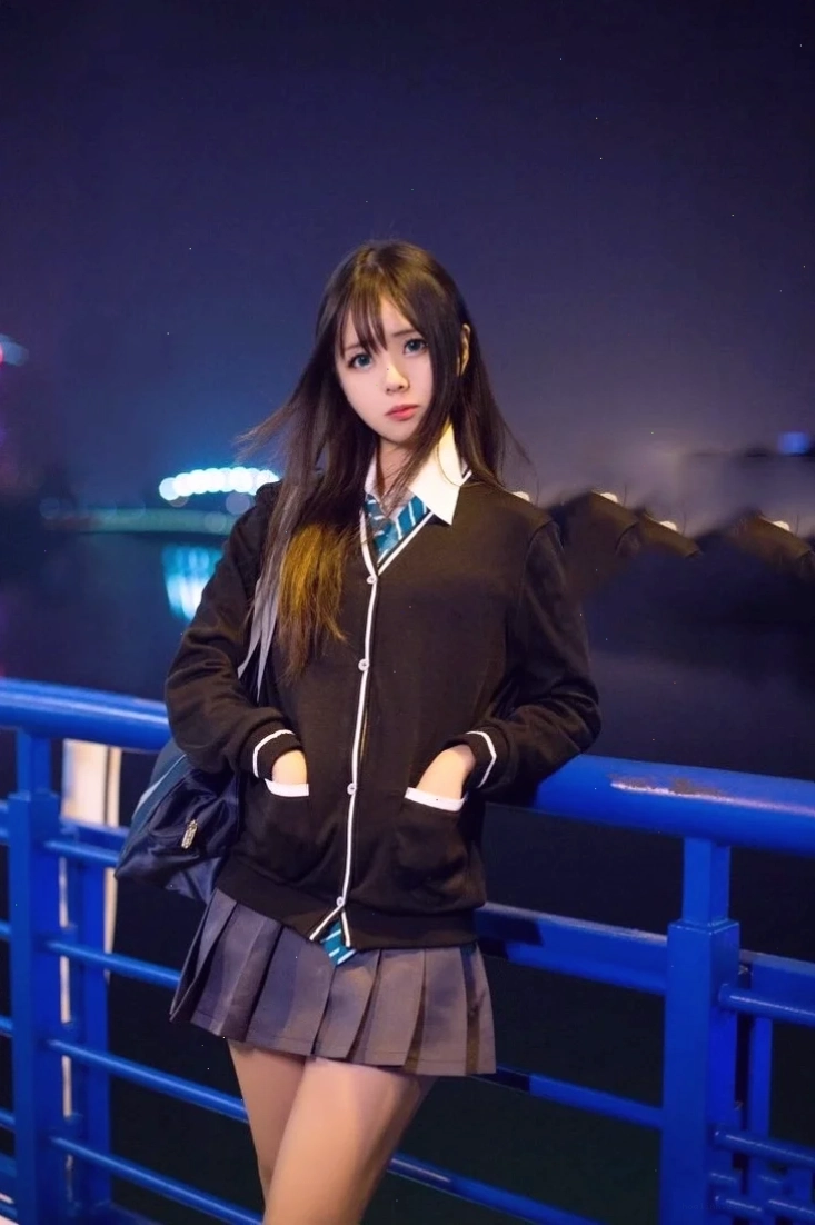 gái hàn mặc váy ngắn