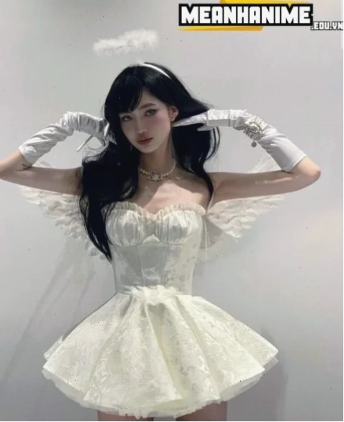 gái hàn mông to áo đen váy đỏ