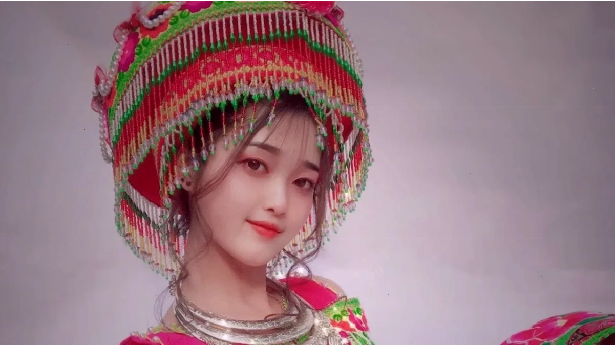 gái hàn mông to mặc đồ sáng màu