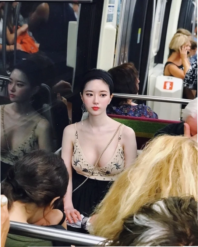 gái hàn quốc không mặc đồ phá cách