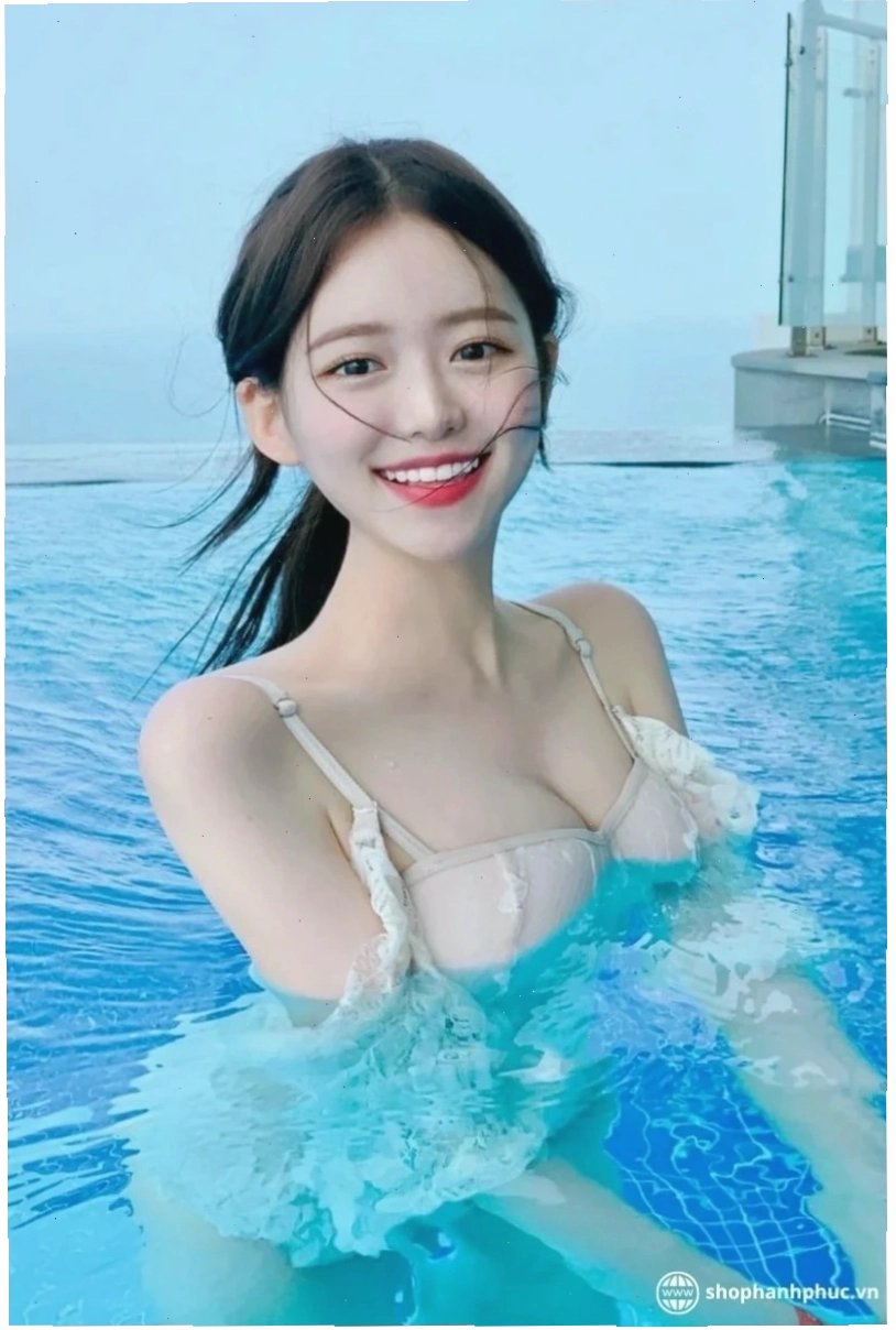 gái hàn quốc mặc bikini tự nhiên