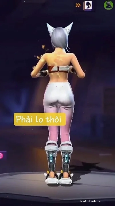gái khoe đùi nóng bỏng