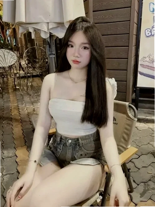 gái khoe ngực khủng nhẹ nhàng