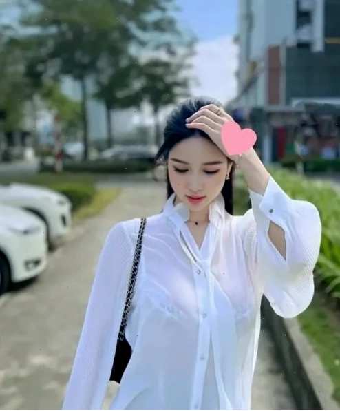 gái không mặc áo ngực gái không mặc áo ngực dạo phố