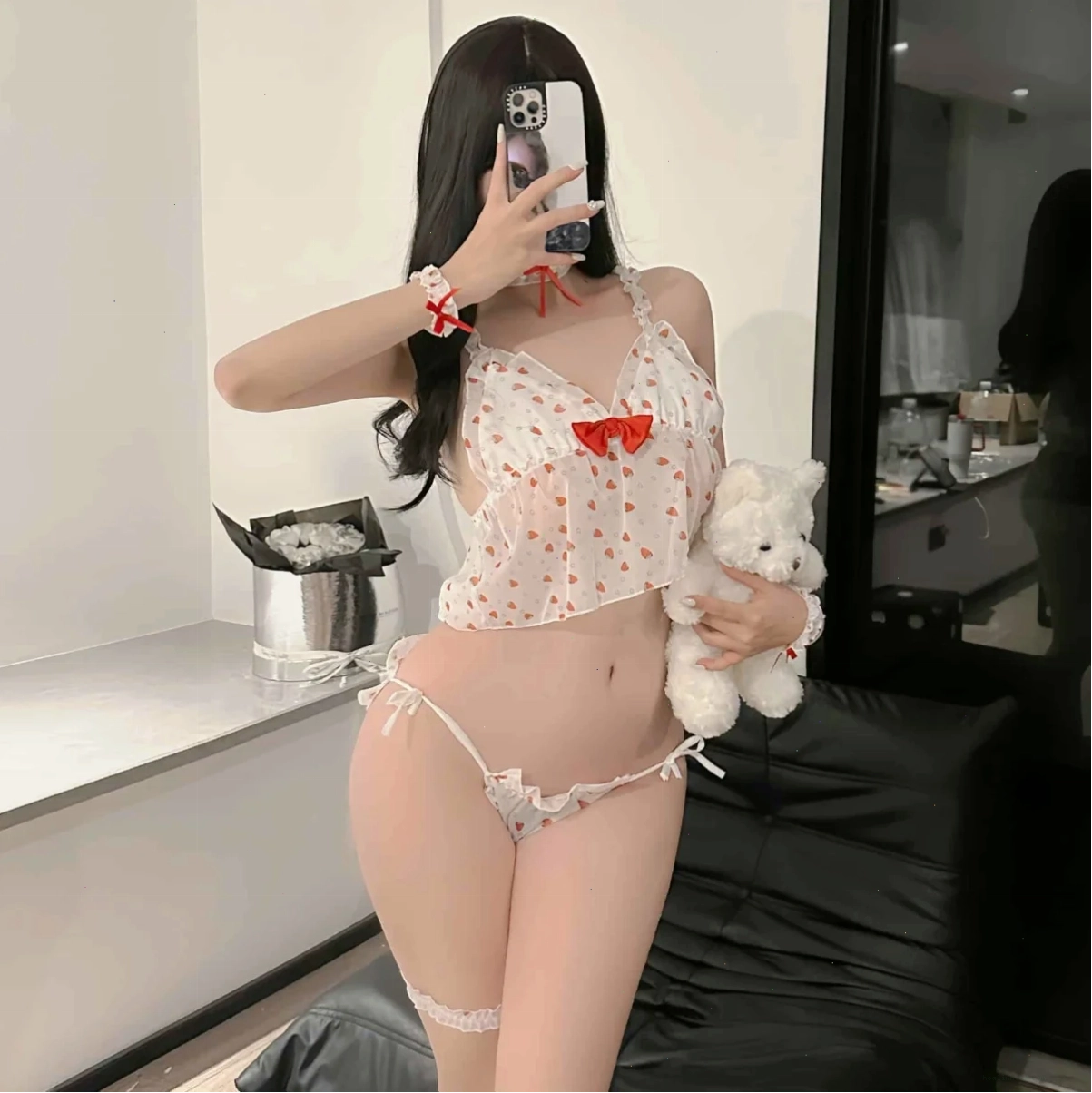 gái không mặc quần xì quyến rũ
