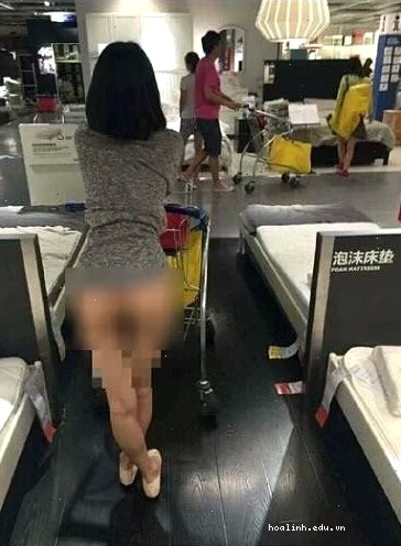 gái không mặc quần xì sexy