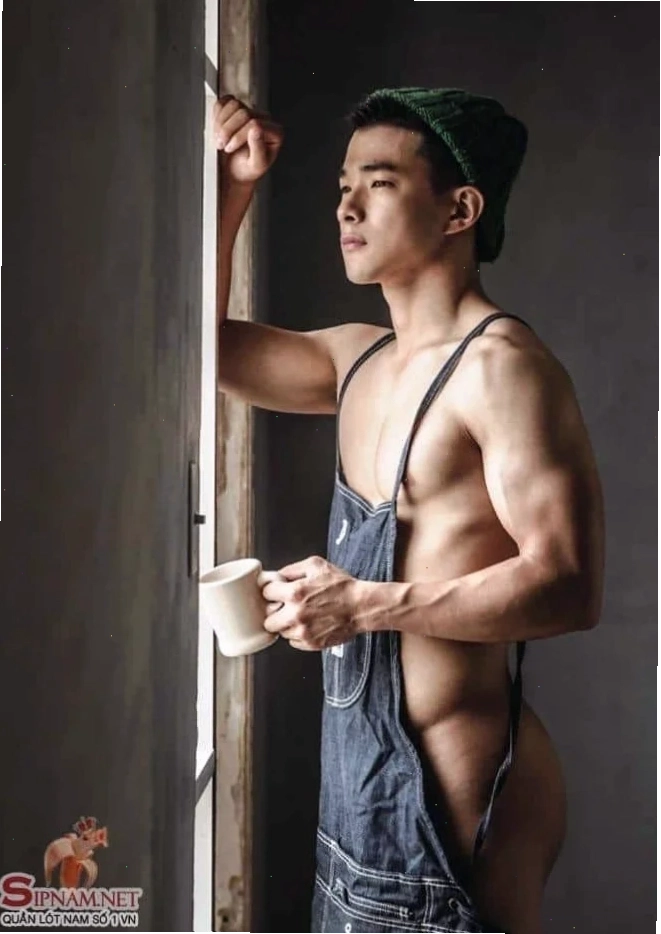 gái ko mặc chip an toàn