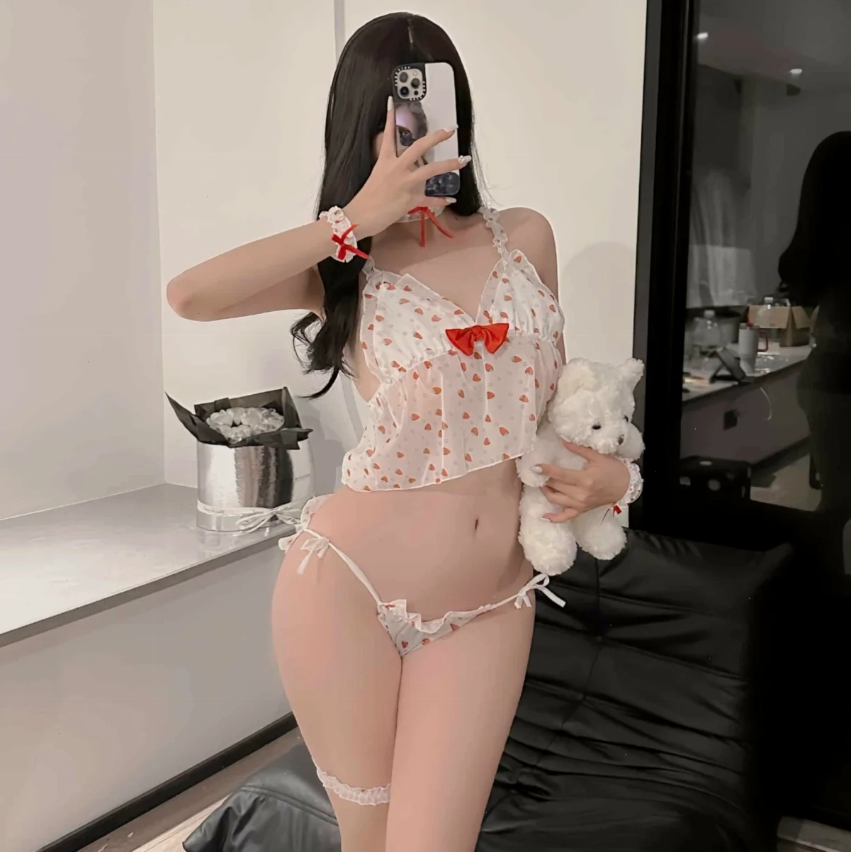 gái ko mặc chip thông tin