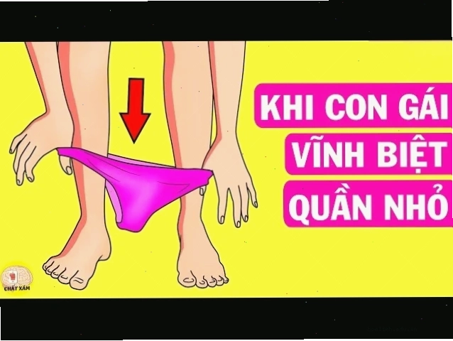gái ko mặc quần áo đi lại trên phố