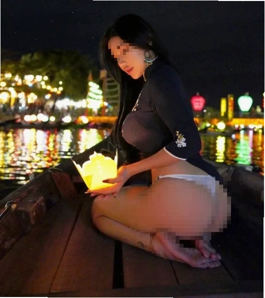 gái mặc áo dài mỏng