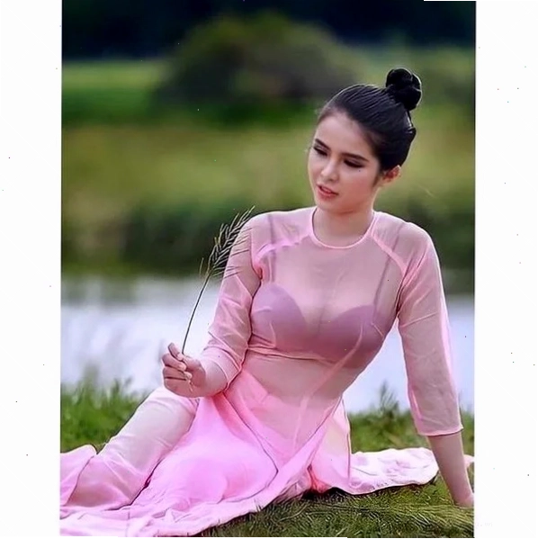 gái mặc áo dài mỏng