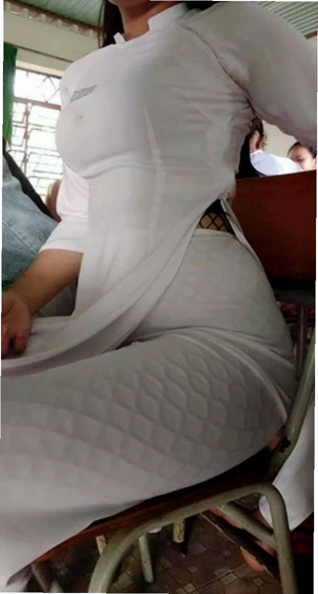gái mặc áo dài mỏng