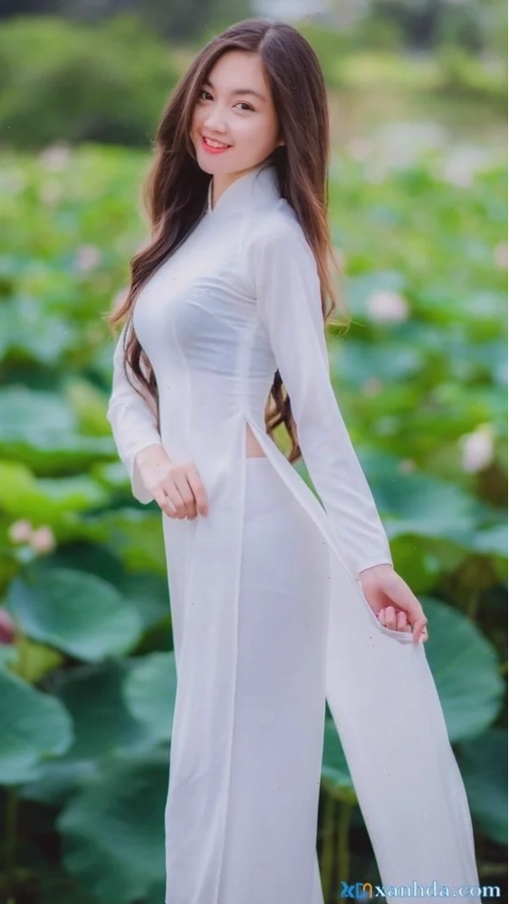 gái mặc áo dài mỏng