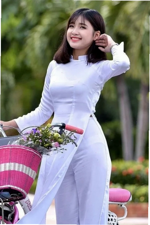 gái mặc áo dài mỏng