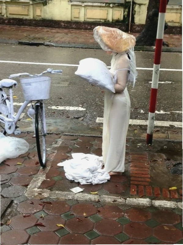 gái mặc áo dài mỏng