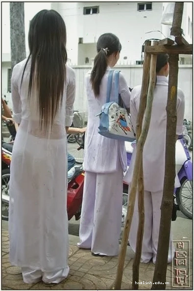 gái mặc áo dài mỏng