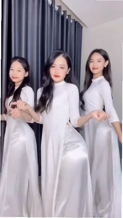 gái mặc áo dài mỏng tinh tế