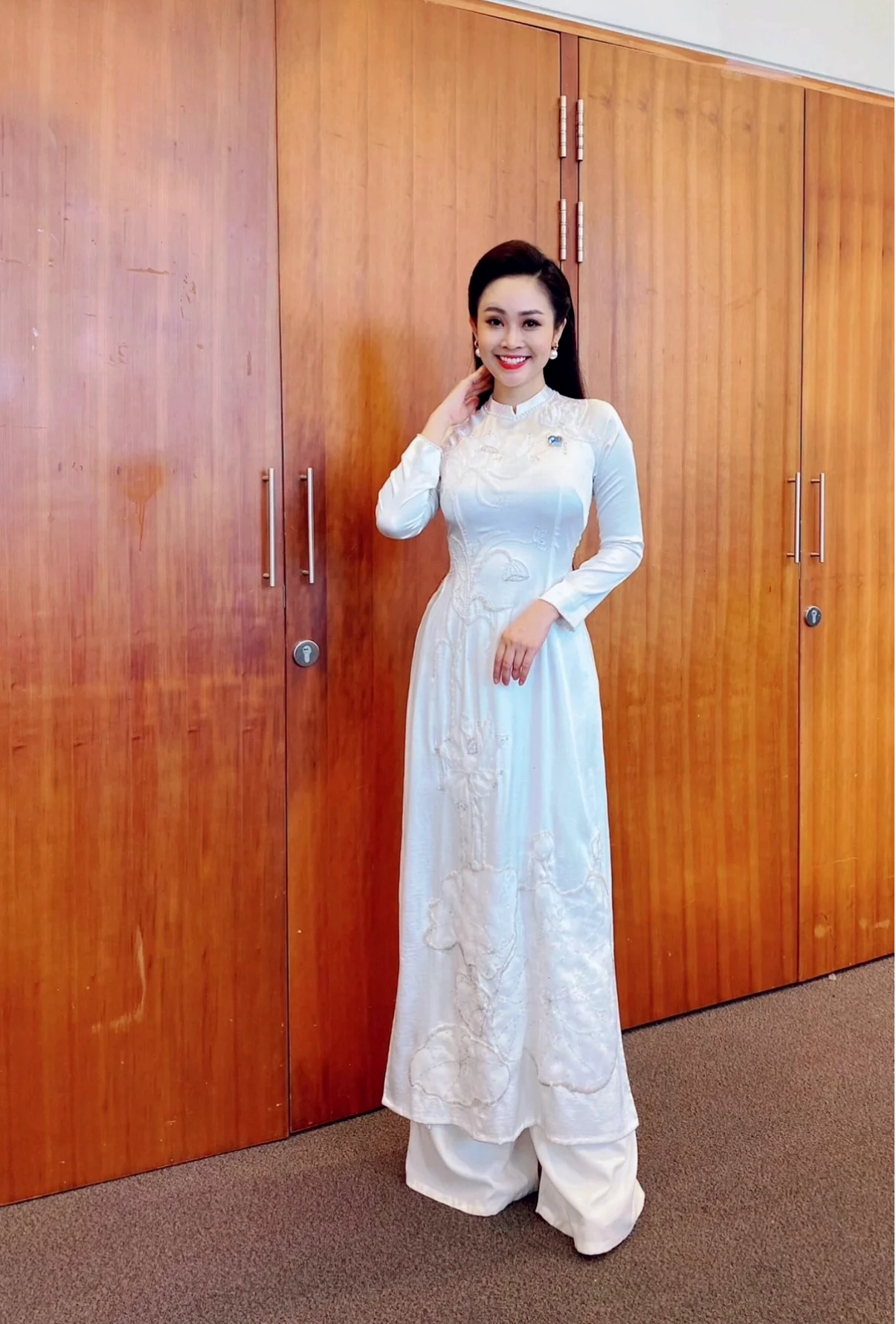 gái mặc áo dài trắng mộng mơ