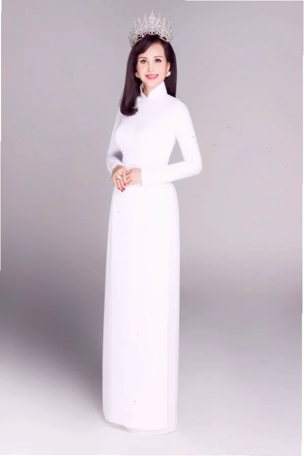 gái mặc áo dài trắng phong cách