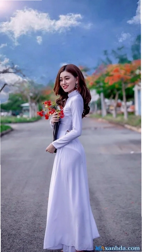 gái mặc áo dài trắng xinh đẹp