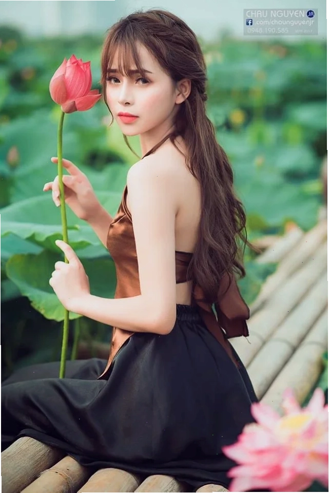 gái mặc áo lá chất lượng cao