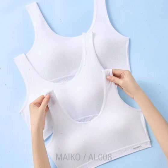 gái mặc áo lá đi làm